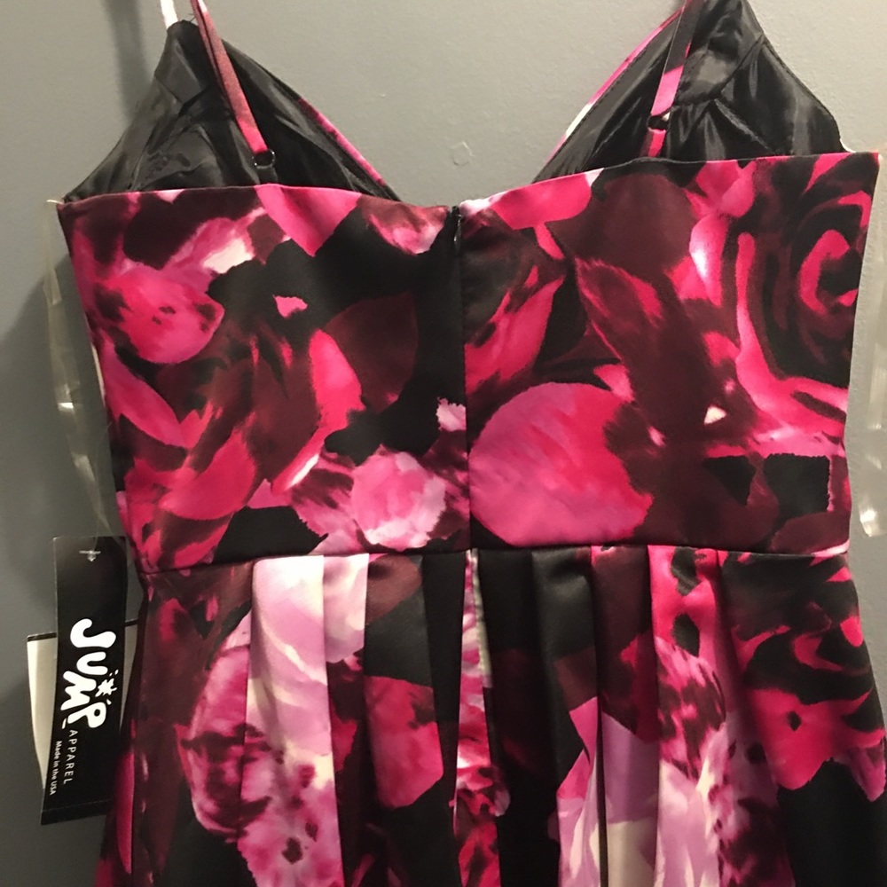 Dress - Picture 2 of 7